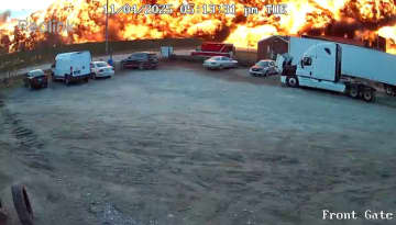 米貨物機墜落の死者9人に　主翼付近から出火との証言も