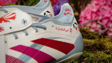 adidas、“刺繡”コラボスパイクが登場！アーセナルのイングランド代表DFが着用中