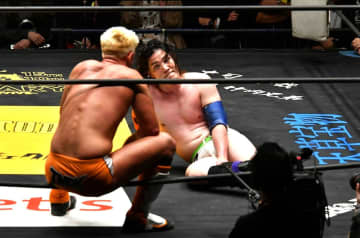 【天龍プロジェクト】ザック・セイバーJr.、“曲者”矢野啓太と異次元のグラウンド戦「1月4日はスケジュール空けときます」 矢野がドーム参戦をアピール