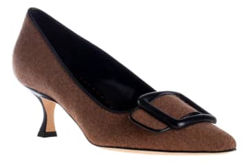 マノロ ブラニク「マンハッタンの街並み」着想のバイカラーパンプス、曲線ヒールやスリングバックで