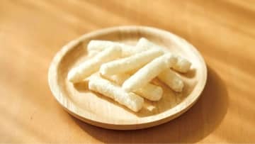 5秒に1個売れている*ベビーせんべいに待望の新味登場　子どもに不足しがちな鉄やカルシウムを補う【くちどけおこめぼーひじきのり・しらすおかか】を11月上旬より発売