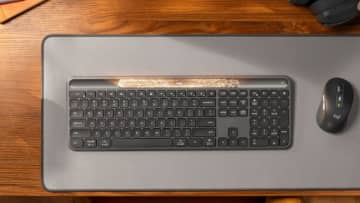 ソーラー充電で最大4カ月は充電要らず 半永久的に使えるロジクールのワイヤレスキーボード「K980」 カスタマイズキーで作業効率もアップ