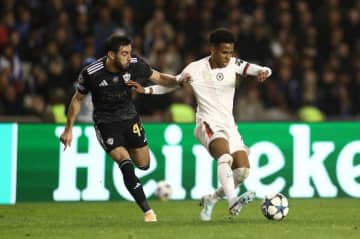 チェルシーFWエステヴァン、18歳以下でCL2戦連発を記録した初の南米選手に