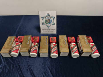 マカオの路上で通行人に声かけ偽ブランド酒販売…中国人の男起訴、違法宿泊施設滞在も発覚