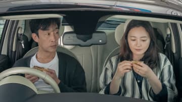 「夫婦って一筋縄ではいかない」脚本家・岡田惠和と会話を重ねて描く新しい家族の形…『小さい頃は、神様がいて』プロデューサーが語る制作裏話