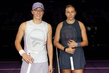 WTA最終戦で世界２位シフィオンテクが予選敗退。因縁のアニシモワに屈し「諦めずに戦ったが足りなかった。それが悲しい」＜SMASH＞