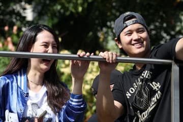 「めっちゃウケてる」真美子さんを大爆笑させた大谷チームメイトとの親密交流