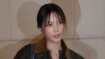 本田翼 “絶対領域”見せのニーハイ×ミニワンピコーデ披露！美脚際立つ秋らしい私服で笑顔を浮かべる姿に「女神降臨」「至福」