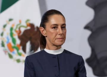 メキシコ大統領、自身に痴漢した男を告発へ 「すべての女性に対する襲撃」