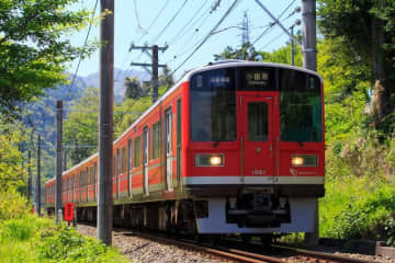 引退から3年、小田急「赤い1000形」が復活！小田原〜箱根湯本で11月27日から