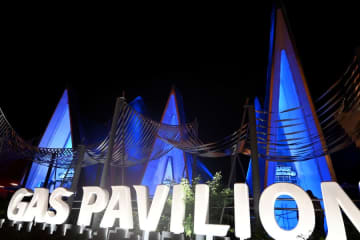 万博で高級日傘が即完売！触るとひんやり…すぐ撤収可能な注目素材のパビリオン