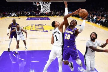 【NBA】八村塁、15得点＆ウェンバンヤマ相手の好守で勝利に貢献！レイカーズは５連勝で２位浮上＜DUNKSHOOT＞