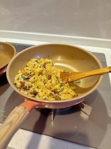 小倉優子、パスタでは足りない長男に追加の一品「食べっぷりが気持ちいい!!」