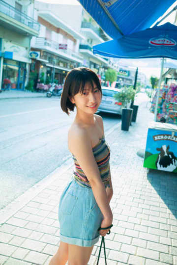 藤崎ゆみあ、美肩＆デコルテ際立つヘルシー肌見せSHOT披露！“美少女感”あふれるカットにドキドキ