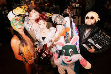 SMASH YOUR FACE、主催イベント〈No way out〉をスタート