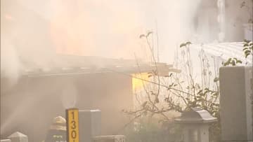 倉庫約170平方メートルが全焼…隣接の会社にも延焼　ケガ人なし　鳥取市