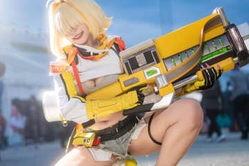 【コスプレ】NIKKE、鳴潮、アズレン…人気ゲーム揃い踏み！躍動する曲線美で魅せる美女レイヤー8選【写真29枚】