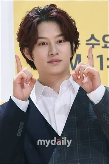 SUPER JUNIOR ヒチョル、デビュー20周年を記念して約1000万円を寄付