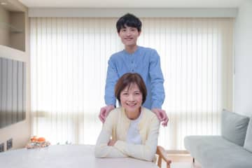 マザコン男の特徴５つ　母親想いとの違いはどこ？行動でわかる見分け方