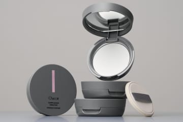 チャコット・コスメティクスの人気フェイスパウダーがミニサイズに！“ふんわり”美しい陶器肌へ