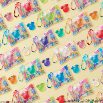 TWICEの公式キャラクター、TWICE LOVELYSの「グミ＆チャーム ポーチつき」が2026年3月より発売決定！