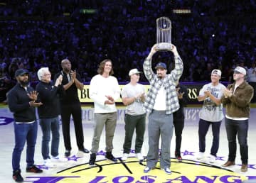 八村、世界一ドジャースに刺激 ベッツらがレーカーズ会場訪れる