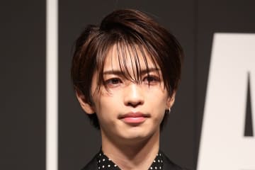 「いかついな」“元キンプリ”俳優　すき家店内での“ゴリゴリタトゥー”記念撮影にネット衝撃