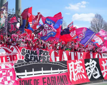 「歴史に残る瞬間」J１岡山が偉業達成！ クラブ史上初の全試合ホームエリア完売を発表。「動員力が強すぎる」「現地で楽しめることに感謝」の声