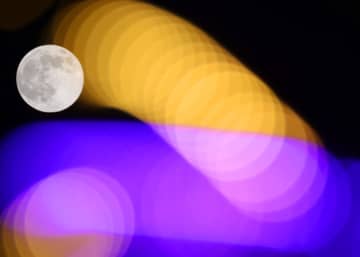 中国の写真家が撮ったスーパームーン