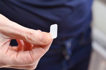 スイス女性、ホルモン療法を自己負担へ　価格交渉決裂で