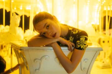 髙石あかりの魅力が再び！写真集『幻灯』が重版決定♡台湾ロケの秘蔵カットも公開