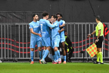 鈴木唯人、“全3得点”を演出の大活躍！　EL初アシストでフライブルクの逆転勝利に貢献