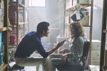 海女さんが金塊を密輸?! まさかの実話を基にした予測不能の海洋クライム・アクション