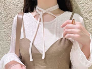 「なかなか手に入らない！」「長く着回せる」【しまむら】人気コラボの「ベロアトップス」