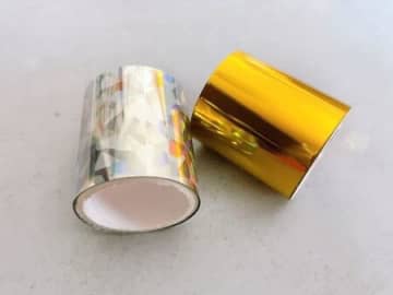 【セリア】貼るだけで“クオリティが”爆上がり！「キラキラテープ」で写真もギフトも一瞬でおしゃれに♡