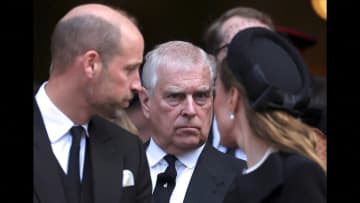 イギリス・チャールズ国王が弟・アンドルー王子の称号や肩書きを正式に剥奪　少女性的虐待事件に関与の疑惑受け