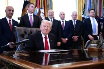 米航空会社、7日から一部運休 トランプ氏「100%の安全を確保するため」