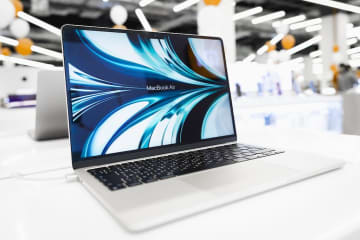 MacBook Air、有機ELディスプレイ化は当分先？