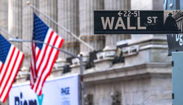 なぜ米国株はこれほど強く、今後も株価の上昇は続くのか?