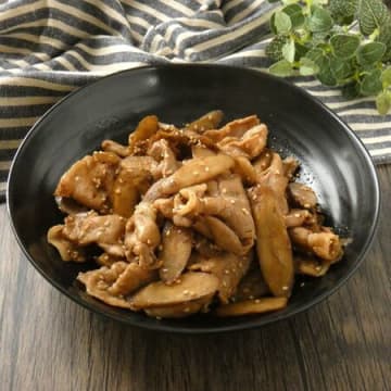 メイン材料2つだけ！「ごぼうと豚バラのごま酢炒め」