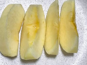 「リンゴが変色してしまった…」　あっという間にきれいな色に『戻す』驚きの裏技とは
