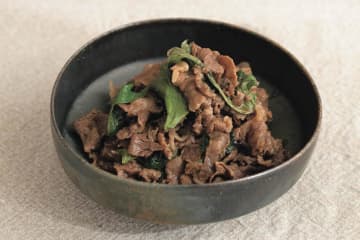 簡単ひとりごはん【100文字レシピ】肉のメインおかず2選「鶏肉のねぎ甘酢漬け」「牛肉と青じそのさっと煮」