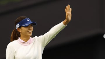 渋野日向子「ありなんでしょうか…」初めてのサンバイザー挑戦でファンに問いかけ　“adidasづくしのウェア”にテンションアップ