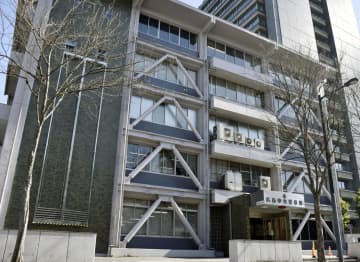 小学校元教諭を追送検　女性盗撮疑い、20件超