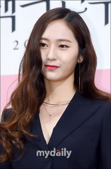 f(x) クリスタル、11月27日に初のソロシングル「Solitary」をリリース！久しぶりの音楽活動に期待