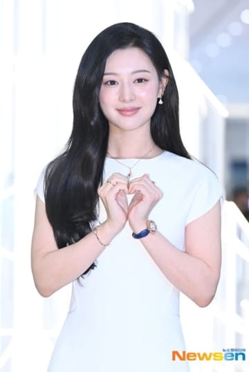 【PHOTO】キム・ジウォン、ブランド「ブルガリ」のイベントに出席（動画あり）