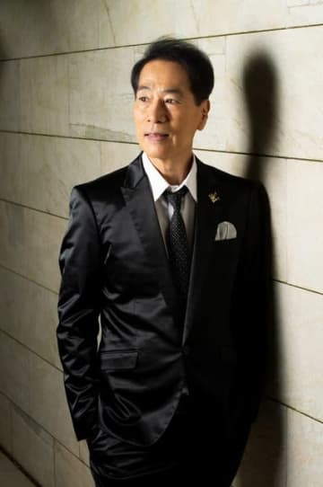 稲垣潤一、新ライヴ映像を公開 トラップで生まれ変わった「クリスマスキャロルの頃には」のリミックスも配信開始に