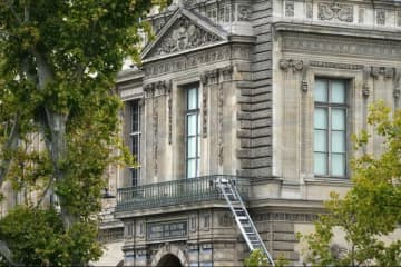 安易すぎるパスワード、後回しの警備強化…お粗末すぎたルーブル美術館の防犯対策