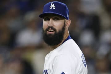 オールスター投手が戦力外に…TJ手術、度重なる故障を乗り越えた右腕にドジャースがDFA通告
