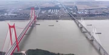 世界初の斜張つり橋複合構造橋梁、中国の銅陵長江三橋が開通